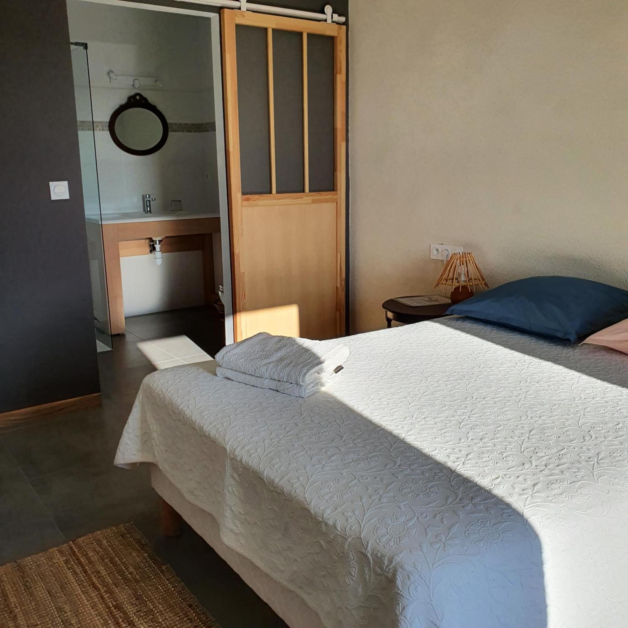 L'Oseraie Du Quercy Calvignac Room photo